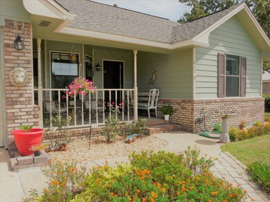 Great curb appeal!