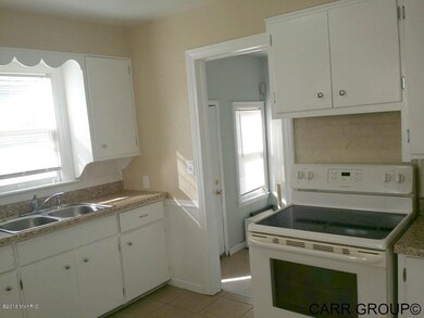 kitchen to mudroom