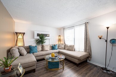 3040 Bretton Woods Dr, Columbus, OH 43231 - photo 4