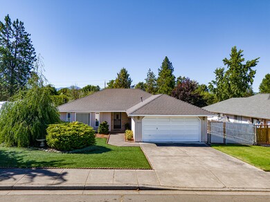 1833 Canyon Ave, Medford, OR 97504 - photo 2