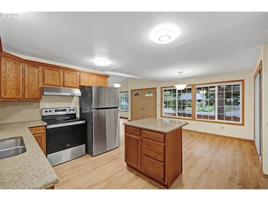 889 Randall St, Eugene, OR 97401 - photo 4