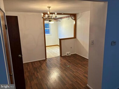 9915 Lackland Dr, Philadelphia, PA 19114 - photo 3