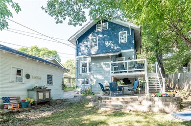 711 26th St, Des Moines, IA 50312 - photo 2