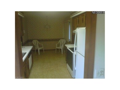 Large eat in area in spacious kitchen.