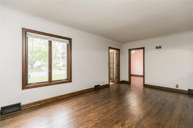 2110 Johnson Ave NW, Cedar Rapids, IA 52405 - photo 6