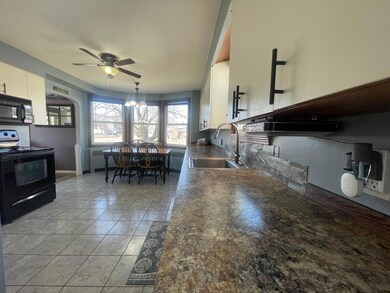 23 S Elm St, La Crescent, MN 55947 - photo 3