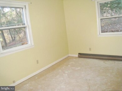 221 Gray Ln, Harpers Ferry, WV 25425 - photo 2