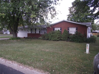 1016 N Martin St, Effingham, IL 62401 - photo 2
