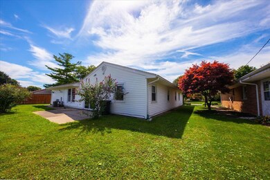 09-Side Yard