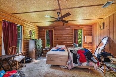 06_7018WindoverWay_14_PrimaryBedroom_Fle