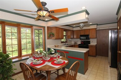 2414 Kathleen St, Fitchburg, WI 53711 - photo 6