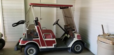 Yamaha golf cart conveys