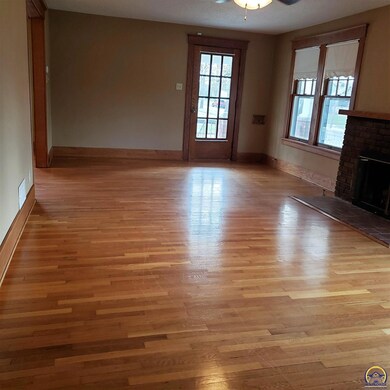 1534 SW Plass Ave, Topeka, KS 66604 - photo 5