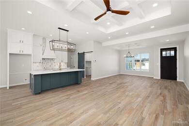 527 Hunter Dr, Alamo, TX 78516 - photo 2