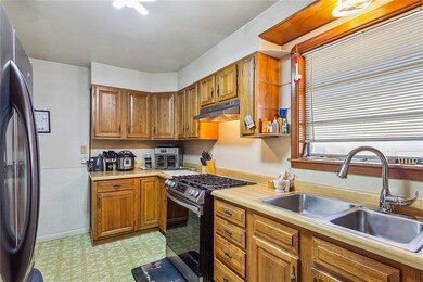 kitchen with lots of storage and nice gas range!