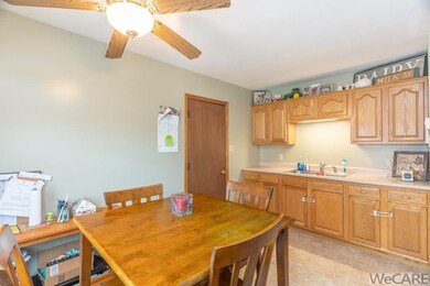 422 Erie St, Wapakoneta, OH 45895 - photo 7