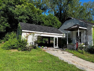 1811 N Dixon Dr, Columbus, GA 31906 - photo 2