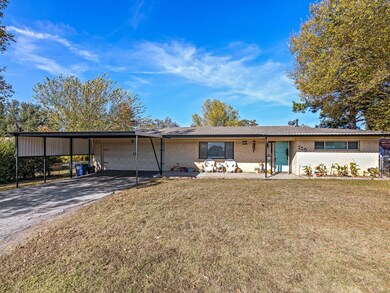 720 Ethridge Dr, Azle, TX 76020 - photo 3