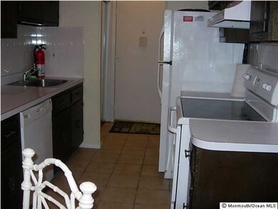 65 Overlook Way unit J, Manalapan, NJ 07726 - photo 3