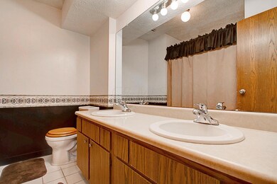 Upper Level Full Bath