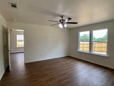 813 Pease River Dr, Granbury, TX 76048 - photo 5