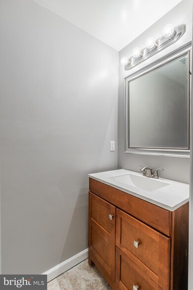 226 S Duncan St, Baltimore, MD 21231 - photo 7