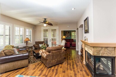 006_Living Room