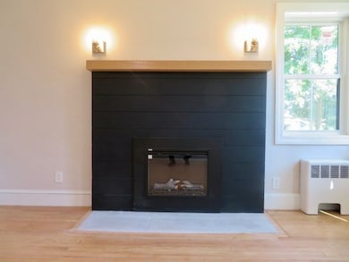 122 Parsons St, Easthampton, MA 01027 - photo 6