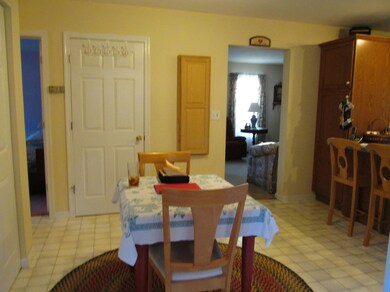 dining area off kitchen