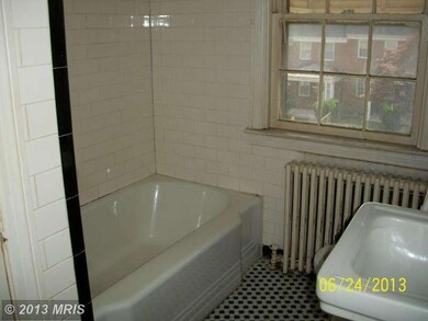 838 Lyndhurst St, Baltimore, MD 21229 - photo 6