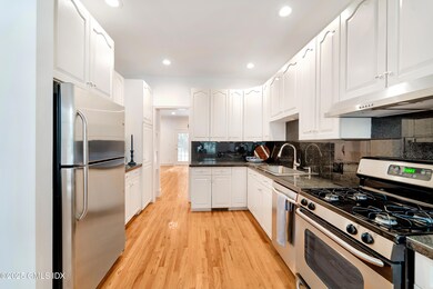 28 Home Place unit C1, Greenwich, CT 06830 - photo 5