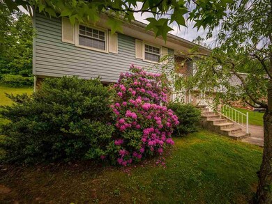 211 Pine Cir, Dunbar, WV 25064 - photo 2