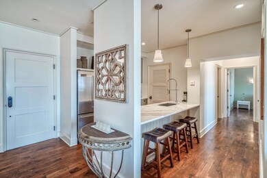 78 N Barrett Sq #10-12