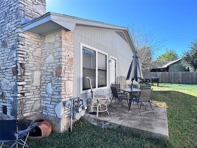 2709 Sunny Ln, Taylor, TX 76574 - photo 4