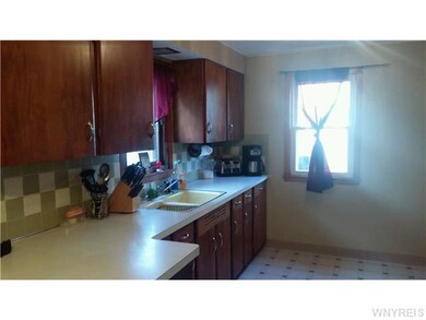 870 Pioneer Dr, North Tonawanda, NY 14120 - photo 7