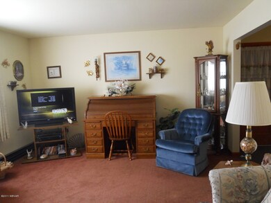973 E Penn St, Muncy, PA 17756 - photo 2