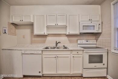 1107 Davis St, Jacksonville, NC 28540 - photo 6