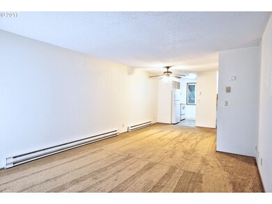 3611 Casteel St unit 3641, Hubbard, OR 97032 - photo 6