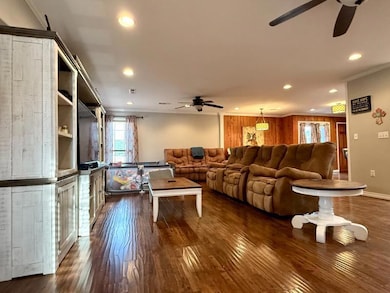 6familyrmPhoto Sep 21 2025, 5 10 01 PM