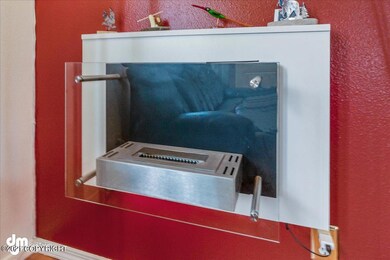 05-Fireplace_IMG_7964