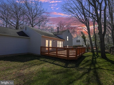 5112 Bradfield Dr, Annandale, VA 22003 - photo 2