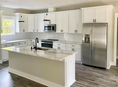 107 Country Club Dr, Crawfordville, FL 32327 - photo 2