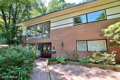 6204 Waterway Dr, Falls Church, VA 22044 - photo 2