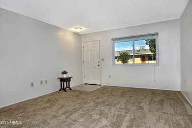 13676 N Newcastle Dr, Sun City, AZ 85351 - photo 4
