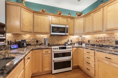 N51W34861 Wisconsin Ave unit 3119, Okauchee, WI 53069 - photo 7