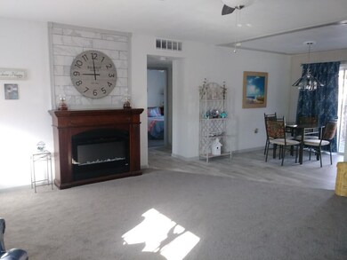 10325 W Caron Dr, Sun City, AZ 85351 - photo 6