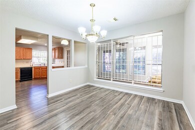 3905 Spring Circle Dr E, Pearland, TX 77584 - photo 7