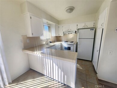 73636 Cactus Dr unit E, Twentynine Palms, CA 92277 - photo 6
