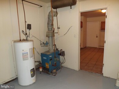 387 W Allen St, Allentown, PA 18102 - photo 6