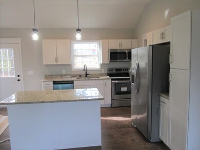 1031 Morton St, Shelbyville, TN 37160 - photo 3